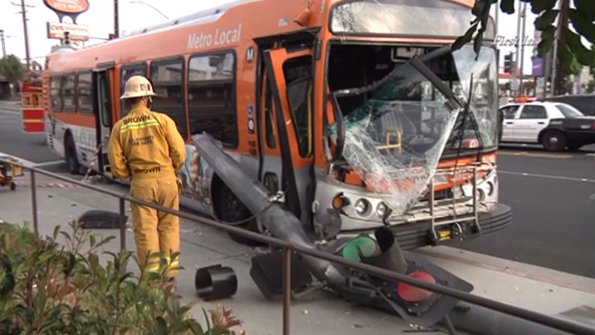 MTA Bus Accident Florence and Atlantic  Strikes Light Poll